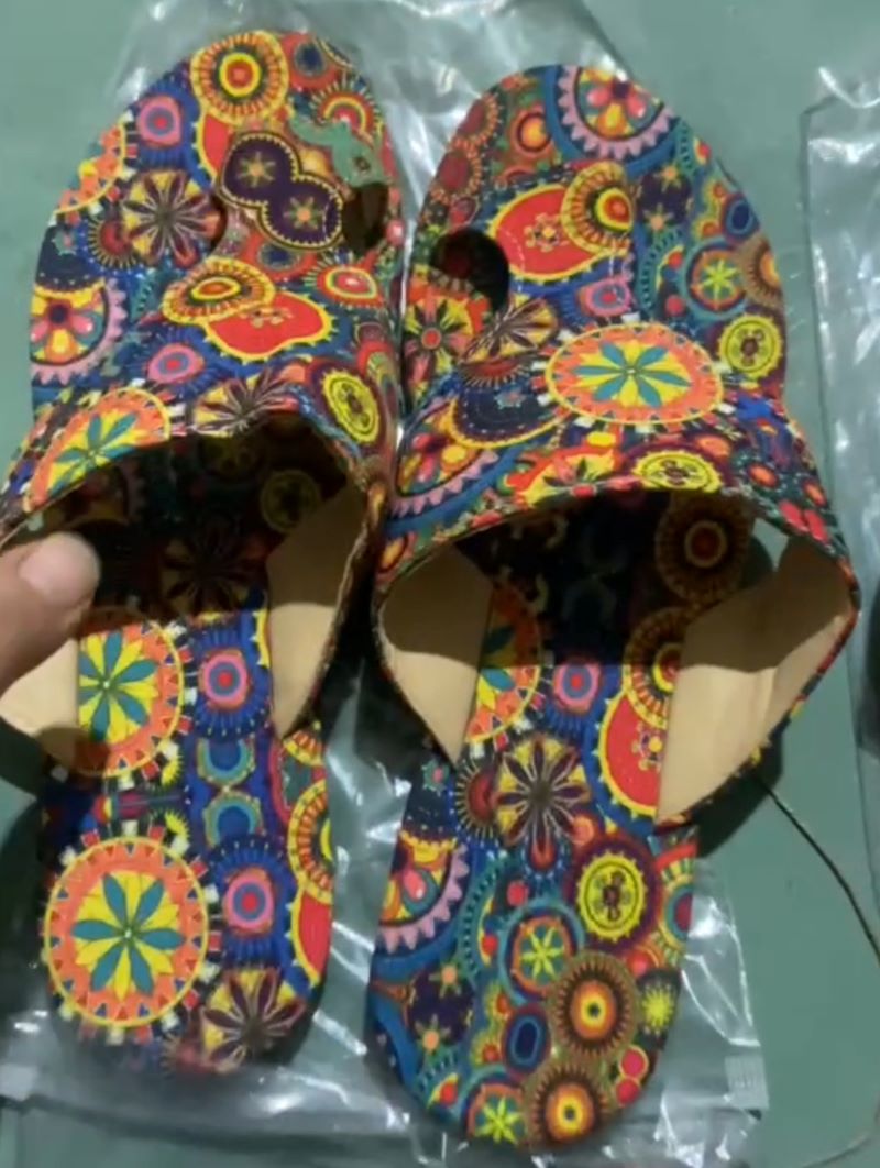 Lätta ortopediska platta sandaler för kvinnor