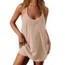 Damklänning med ärmlös sportig miniklänning med inbyggda shorts, v-ringad, spaghettiband och fickor