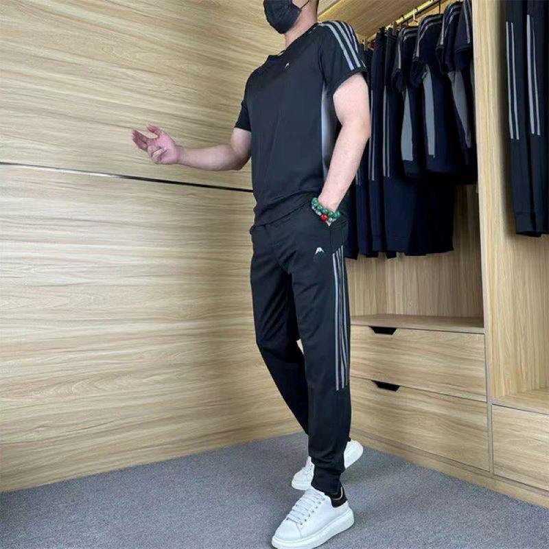 Herrset med kortärmade långbyxor och casual sportbyxor i två delar