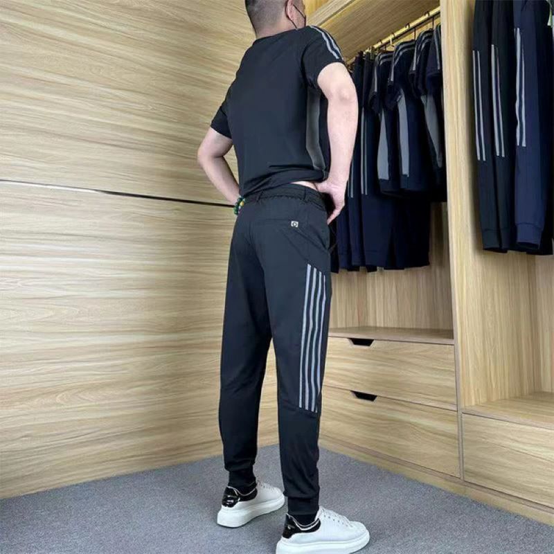 Herrset med kortärmade långbyxor och casual sportbyxor i två delar