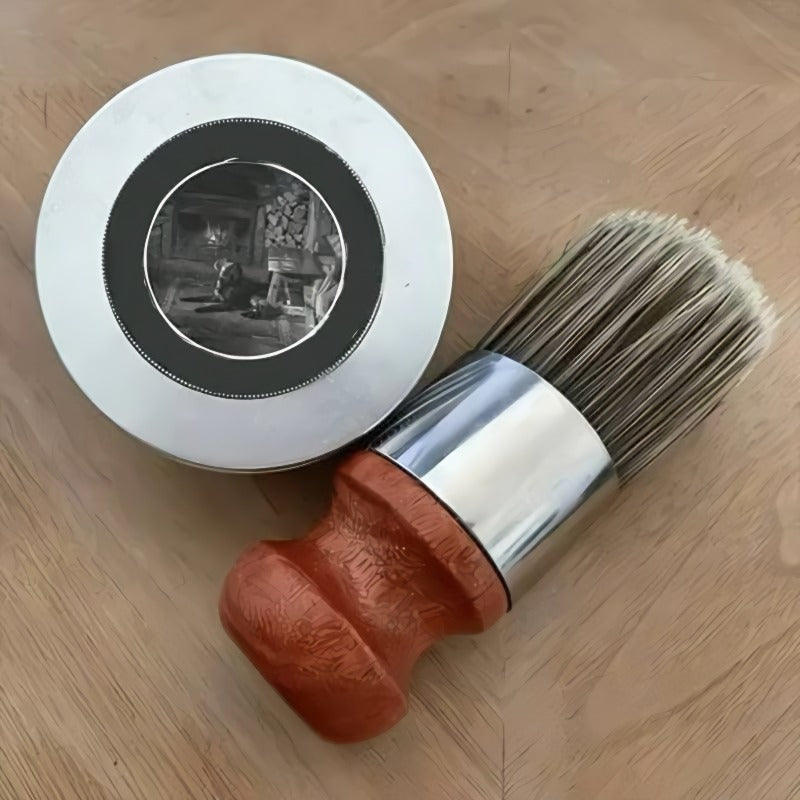 Möbelbalsam och borste