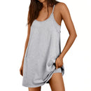 Damklänning med ärmlös sportig miniklänning med inbyggda shorts, v-ringad, spaghettiband och fickor