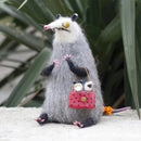 Handgjord ullfilt storögd panikslagen konstig person — Quirky Plush Pal