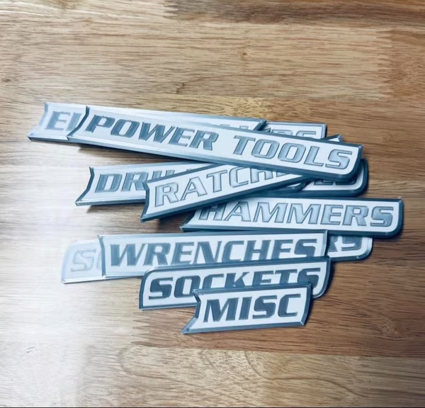 Set med 12 magnetiska etiketter för verktygslådor