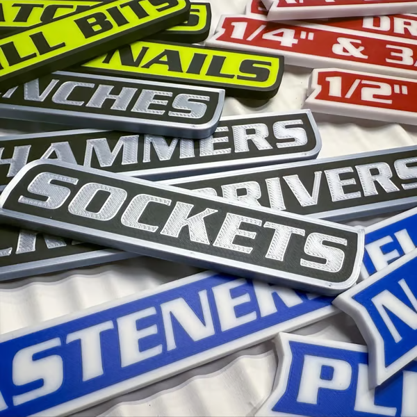 Set med 12 magnetiska etiketter för verktygslådor